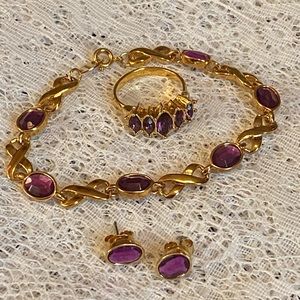 🍀Vintage Gold Tone Bracelet, Ring an Earring set by Avon